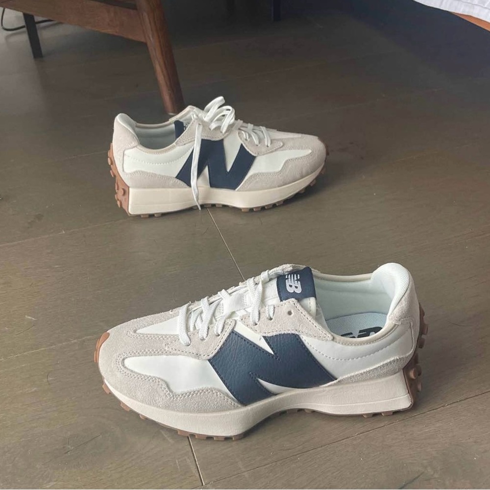 New Balance 327 Moonbeam
